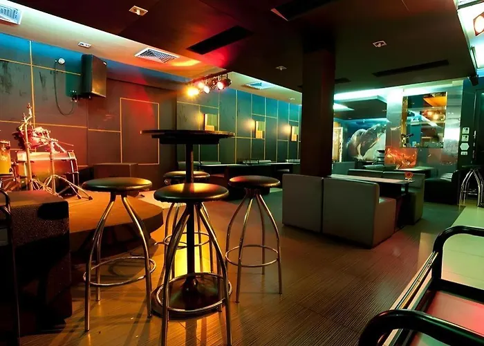 Отель The Airport & 3*