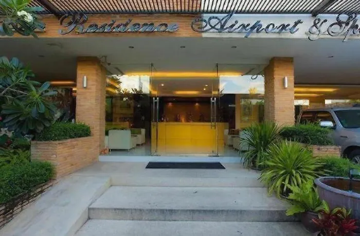 The Airport & فندق