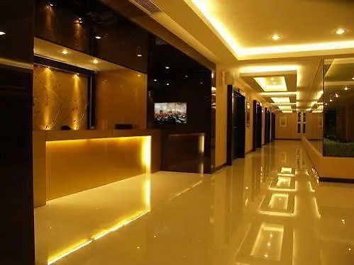 Отель The Airport &